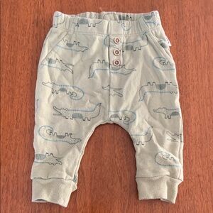 🍊5/$25 Rabbit + Bear Dinosaur Print Baby Pants 0-3m